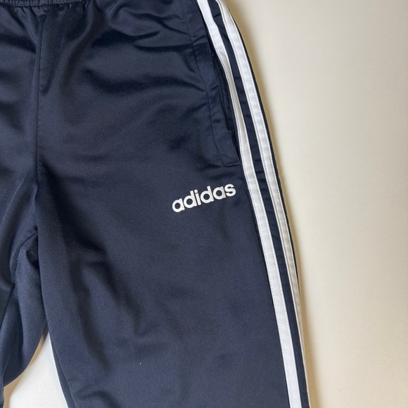Adidas Sweatpants Kids XS Navy Blue White Iconic Stripes Athletic - Picture 1 of 3